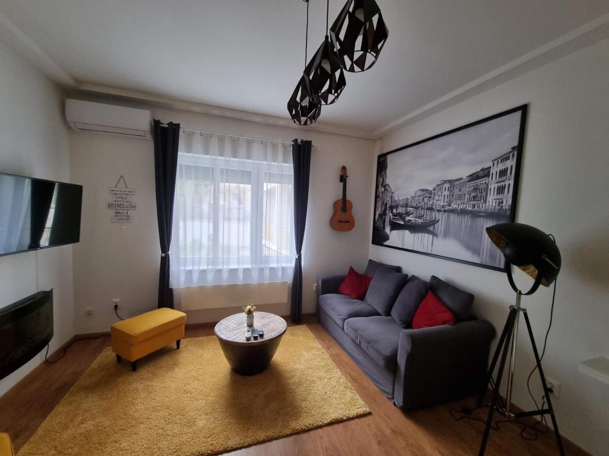 Апартаменты Flora Apartman Сегед Экстерьер фото