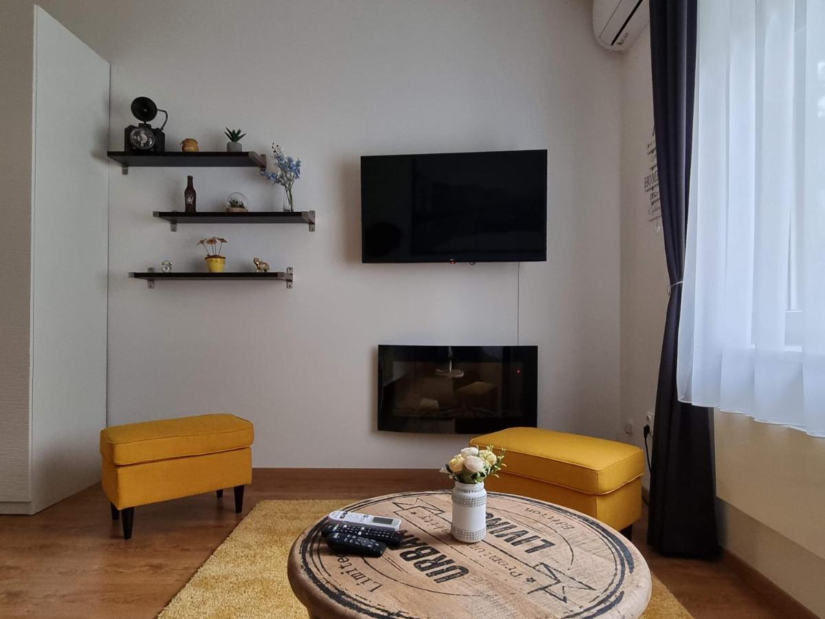 Апартаменты Flora Apartman Сегед Экстерьер фото